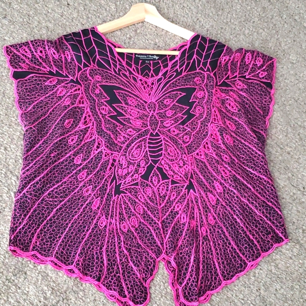 Short sleeve S/M embroidered shirt